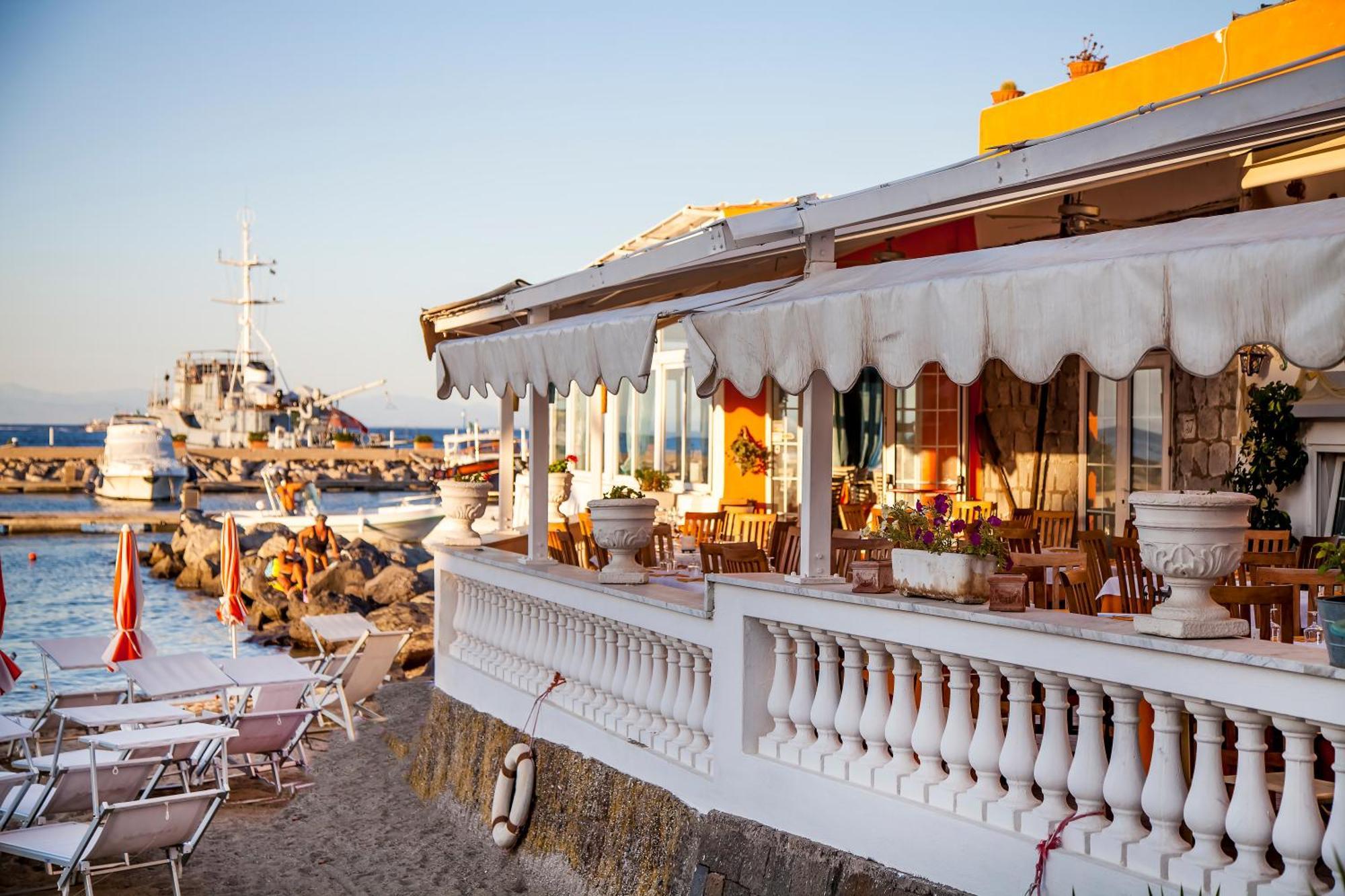 Hotel La Sirenella Lacco Ameno  المظهر الخارجي الصورة