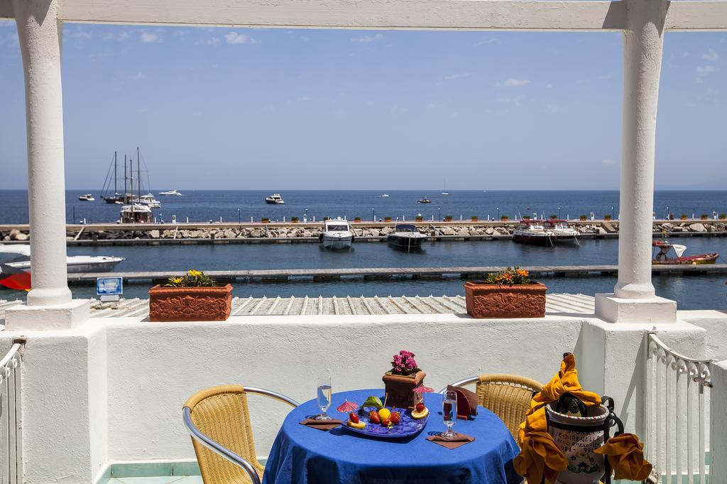 Hotel La Sirenella Lacco Ameno  المظهر الخارجي الصورة