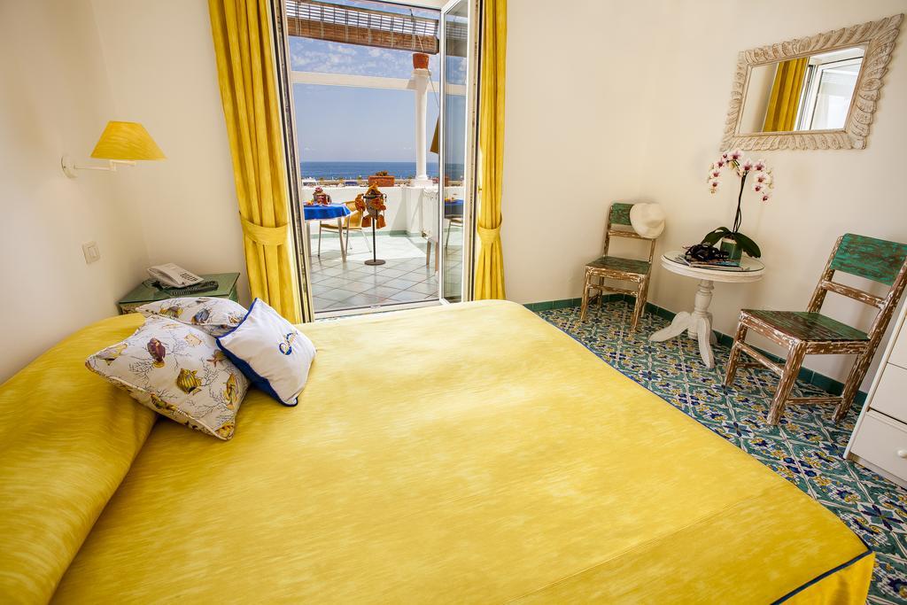 Hotel La Sirenella Lacco Ameno  المظهر الخارجي الصورة